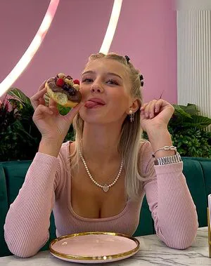 Elena Zoe OnlyFans Leaked Free Thumbnail Picture - #BN53zVDEb0