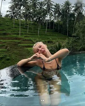 Elena Zoe OnlyFans Leaked Free Thumbnail Picture - #EmWYdtCuvc