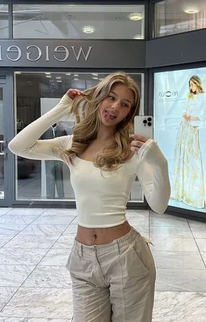 Elena Zoe OnlyFans Leaked Free Thumbnail Picture - #PXgdovl0uH