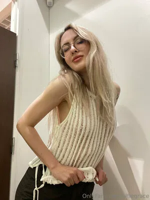 Elfiegrace OnlyFans Leaked Free Thumbnail Picture - #7vY8wiVps2