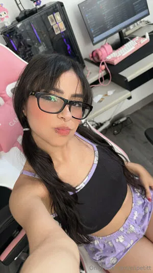 Elipetitt OnlyFans Leaked Free Thumbnail Picture - #JLYuzmVAjJ