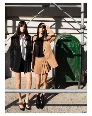 Elisa Renne Herbert Twins OnlyFans Leaked Free Thumbnail Picture - #NxUDXEn9Pn