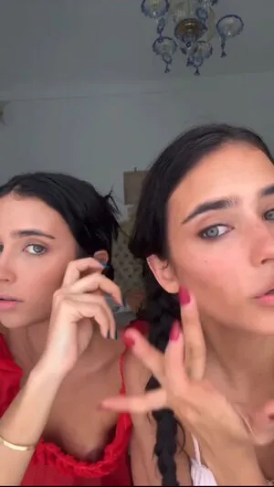 Elisa Renne Herbert Twins OnlyFans Leaked Free Thumbnail Picture - #Y4rq5NJnF5