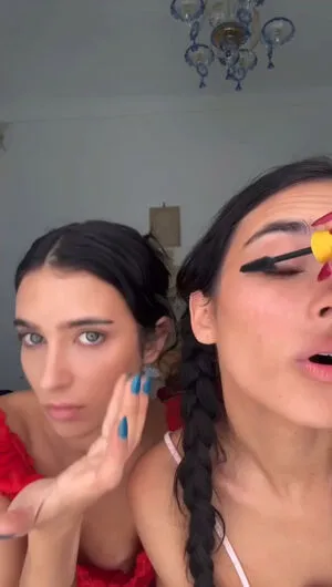 Elisa Renne Herbert Twins OnlyFans Leaked Free Thumbnail Picture - #c7tFoe0ABz