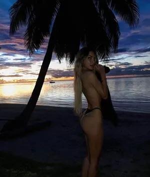 Elisabeth Rioux OnlyFans Leaked Free Thumbnail Picture - #pyP1GtqbI5