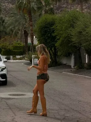 Elisabeth Rioux OnlyFans Leaked Free Thumbnail Picture - #teImAdpElk
