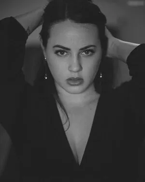 Elisaofficialx OnlyFans Leaked Free Thumbnail Picture - #HxGOCR6thr