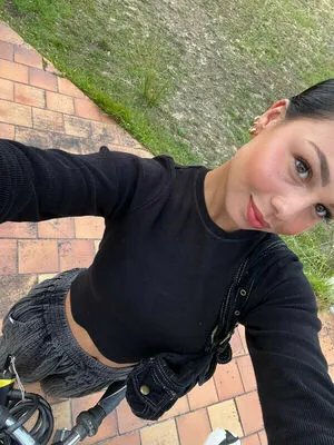 Elise Cm OnlyFans Leaked Free Thumbnail Picture - #5AW3NNAJ9K