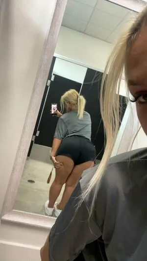 Elisebelia OnlyFans Leaked Free Thumbnail Picture - #0apKWAioxX