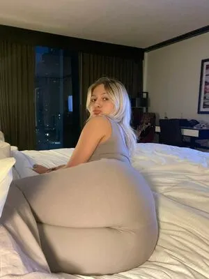 Elisebelia OnlyFans Leaked Free Thumbnail Picture - #yxxiutJuLN