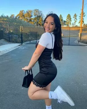 Eliza Chau OnlyFans Leaked Free Thumbnail Picture - #UxL916doll