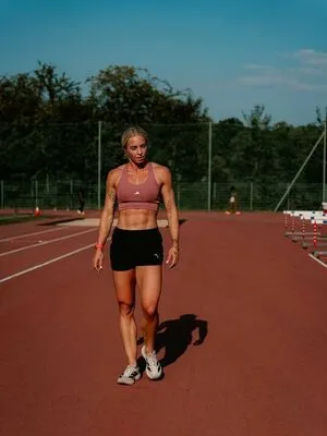 Elizabeth Clay OnlyFans Leaked Free Thumbnail Picture - #AQN4llc5UA