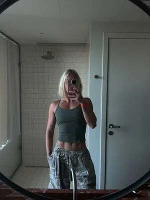 Elizabeth Clay OnlyFans Leaked Free Thumbnail Picture - #PLwrYf1rHi