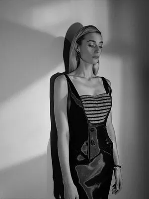 Elizabeth Debicki OnlyFans Leaked Free Thumbnail Picture - #vaXKUUkM03