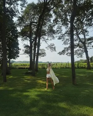 Elizabeth Gillies OnlyFans Leaked Free Thumbnail Picture - #0kgNxs70JI