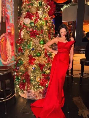 Elizabeth Gillies OnlyFans Leaked Free Thumbnail Picture - #4so7mdzSQX