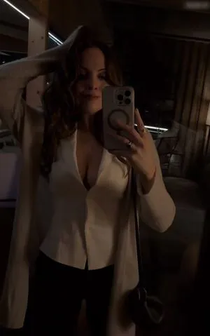 Elizabeth Gillies OnlyFans Leaked Free Thumbnail Picture - #HT6rVSONHm