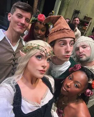 Elizabeth Gillies OnlyFans Leaked Free Thumbnail Picture - #OwiySMWCwy