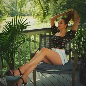 Elizabeth Gillies OnlyFans Leaked Free Thumbnail Picture - #b7Sr21vnj1