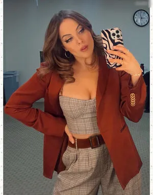 Elizabeth Gillies OnlyFans Leaked Free Thumbnail Picture - #idzsEgxy2L