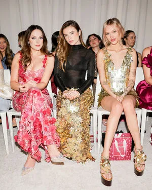 Elizabeth Gillies OnlyFans Leaked Free Thumbnail Picture - #sgeAc6EHO3