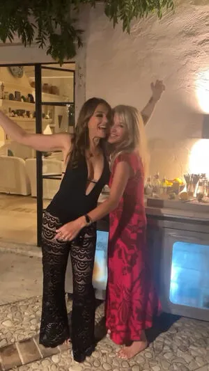 Elizabeth Hurley OnlyFans Leaked Free Thumbnail Picture - #2ow0M5CoVM