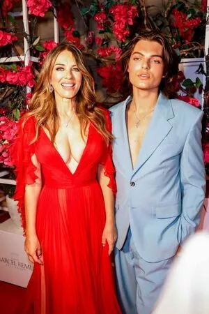 Elizabeth Hurley OnlyFans Leaked Free Thumbnail Picture - #36Cz4lBMrl