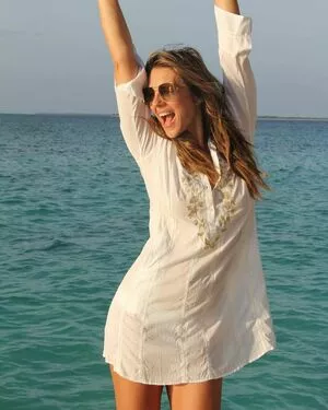 Elizabeth Hurley OnlyFans Leaked Free Thumbnail Picture - #5n9GEnUoMA