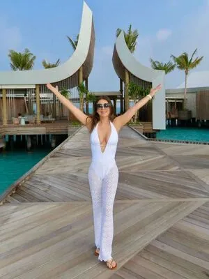 Elizabeth Hurley OnlyFans Leaked Free Thumbnail Picture - #C2Db47wzoZ