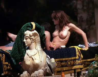 Elizabeth Hurley OnlyFans Leaked Free Thumbnail Picture - #CC0ywbEk49