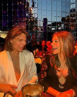 Elizabeth Hurley OnlyFans Leaked Free Thumbnail Picture - #DOf6XXvOgX