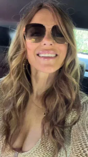 Elizabeth Hurley OnlyFans Leaked Free Thumbnail Picture - #DUHZGNFIxV