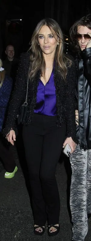 Elizabeth Hurley OnlyFans Leaked Free Thumbnail Picture - #DbC7v13ben