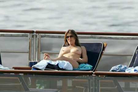 Elizabeth Hurley OnlyFans Leaked Free Thumbnail Picture - #GjzQ5y1xSM