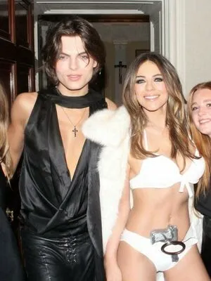 Elizabeth Hurley OnlyFans Leaked Free Thumbnail Picture - #JXbFCNYclV