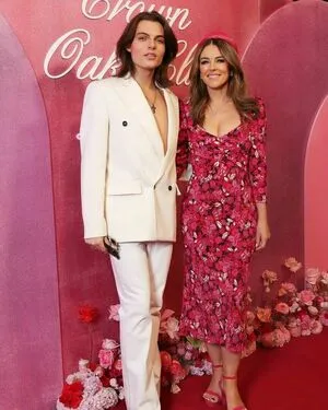 Elizabeth Hurley OnlyFans Leaked Free Thumbnail Picture - #NJz8pW8Six