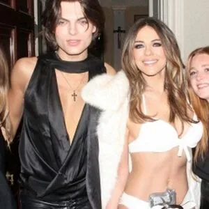 Elizabeth Hurley OnlyFans Leaked Free Thumbnail Picture - #NM2ba307e4