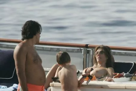Elizabeth Hurley OnlyFans Leaked Free Thumbnail Picture - #Q7PcpSqERP