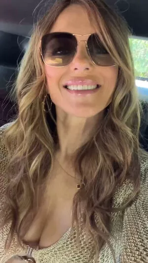 Elizabeth Hurley OnlyFans Leaked Free Thumbnail Picture - #Y9QZYDCm09