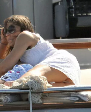 Elizabeth Hurley OnlyFans Leaked Free Thumbnail Picture - #Z1e6Rpv3Pn