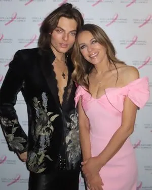 Elizabeth Hurley OnlyFans Leaked Free Thumbnail Picture - #aoDkuKejw4