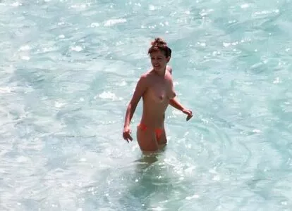 Elizabeth Hurley OnlyFans Leaked Free Thumbnail Picture - #u4rHvF0BRj