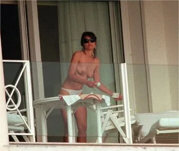Elizabeth Hurley OnlyFans Leaked Free Thumbnail Picture - #vaXJF71FVC