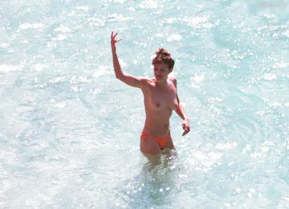 Elizabeth Jane Hurley OnlyFans Leaked Free Thumbnail Picture - #0S4IykYxIz