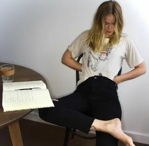 Elizabeth Lail OnlyFans Leaked Free Thumbnail Picture - #2mIRtp8f1c