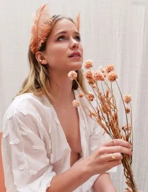 Elizabeth Lail OnlyFans Leaked Free Thumbnail Picture - #6q6IyoHOoS