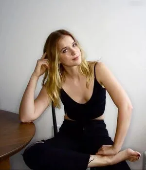 Elizabeth Lail OnlyFans Leaked Free Thumbnail Picture - #SLrKtDHTqg