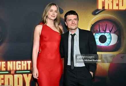 Elizabeth Lail OnlyFans Leaked Free Thumbnail Picture - #SMloQDAST9