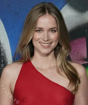 Elizabeth Lail OnlyFans Leaked Free Thumbnail Picture - #SvWQ1P11q4