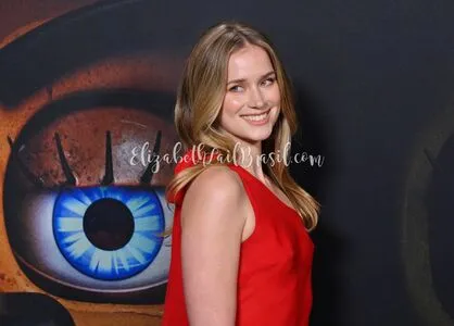 Elizabeth Lail OnlyFans Leaked Free Thumbnail Picture - #ocbuGu6kax